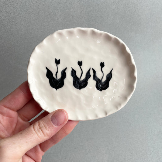three tulips soap dish