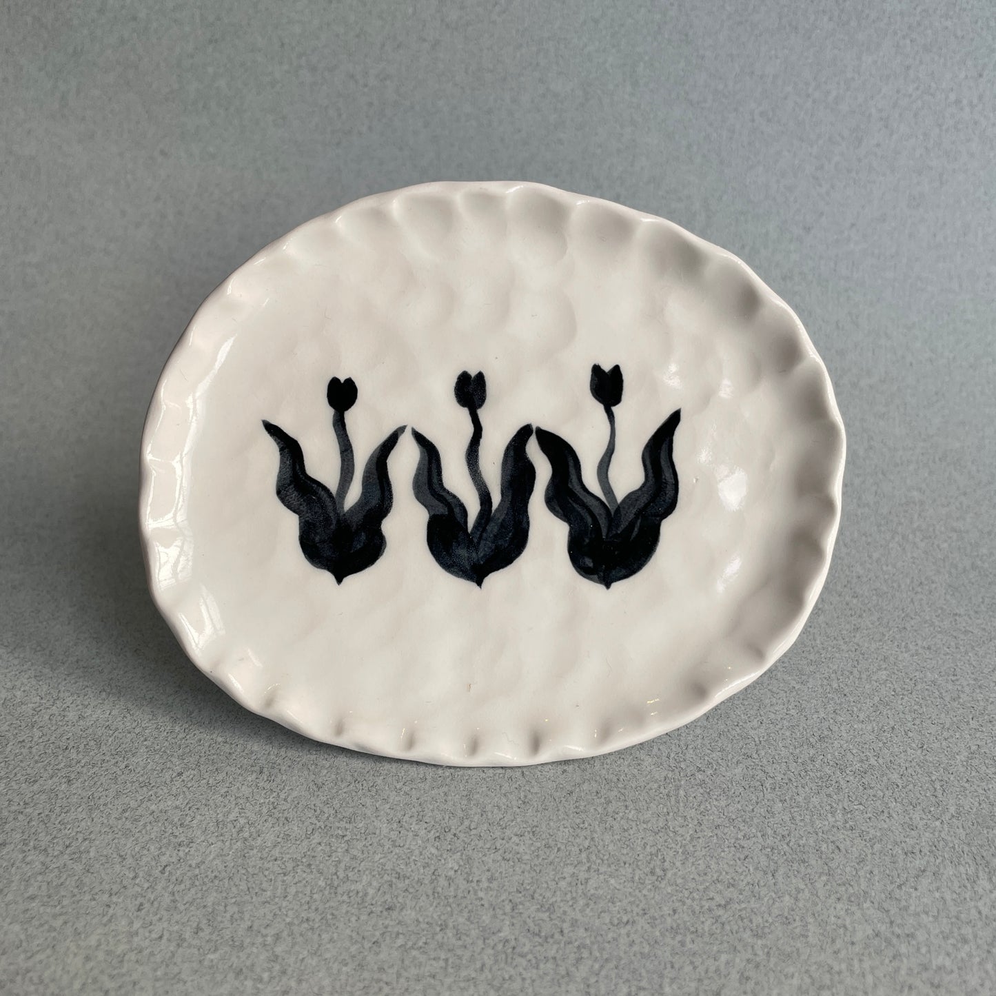 three tulips soap dish